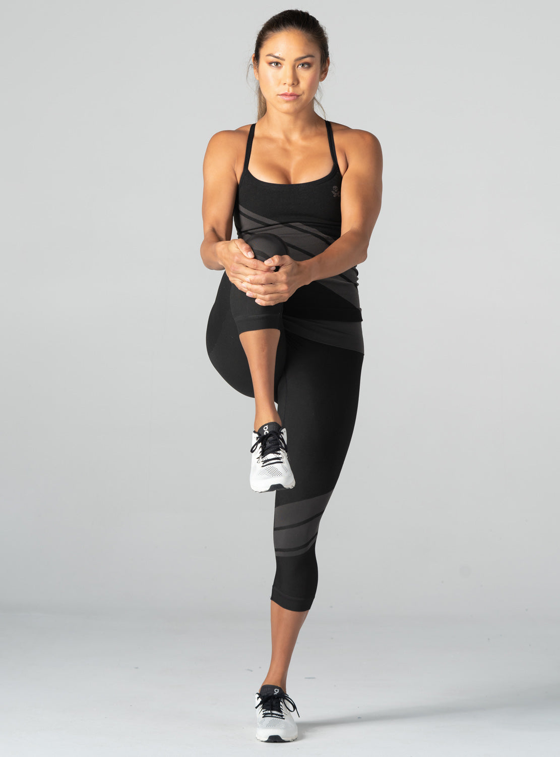 betty designs seamless capri tight for women