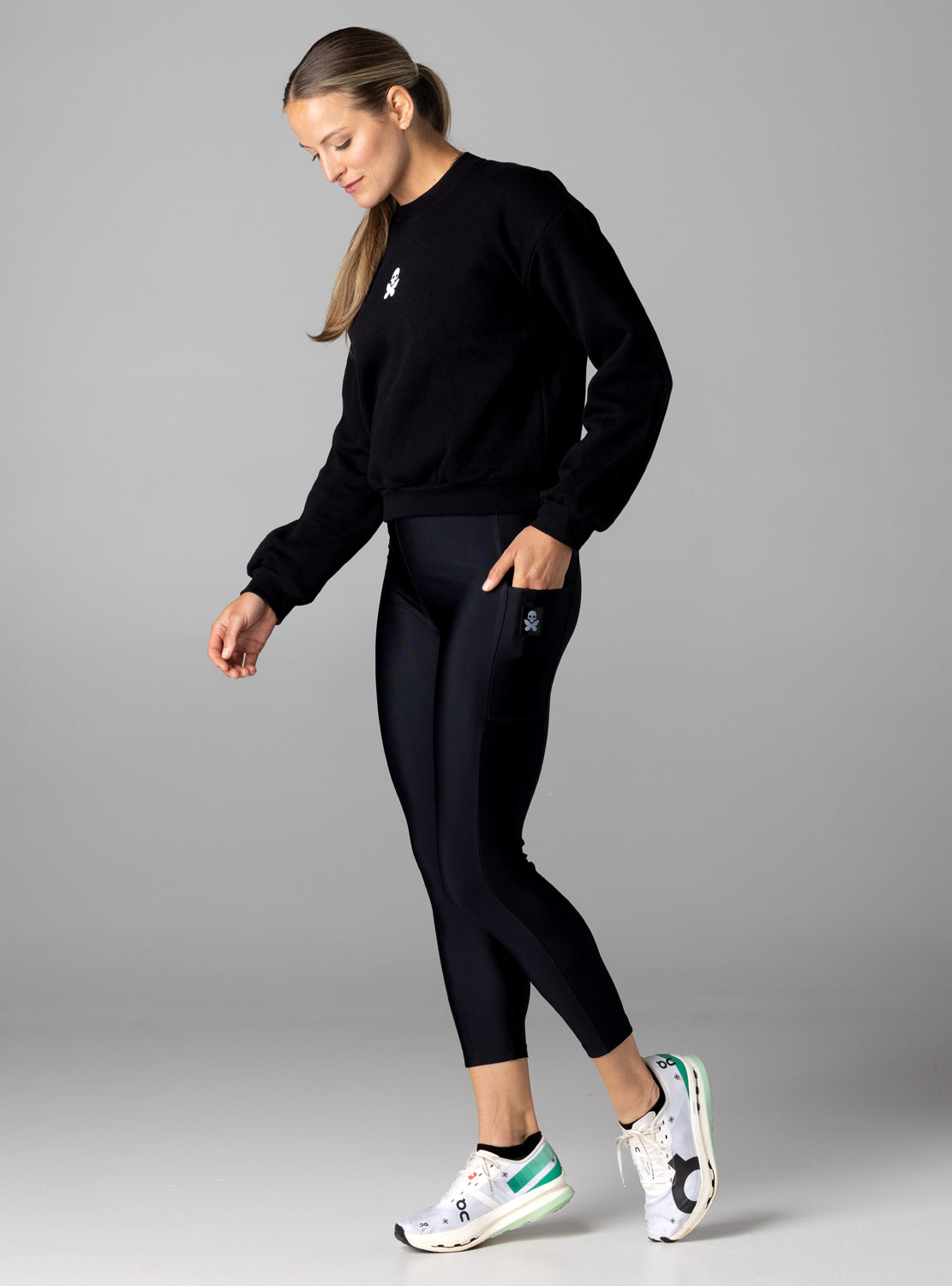 betty designs womens Signature Crewneck Black – Betty Designs