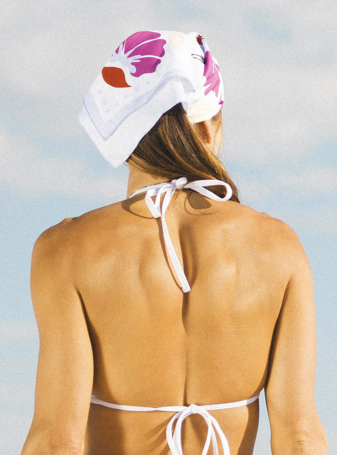 betty designs technical running bandana in tropical print